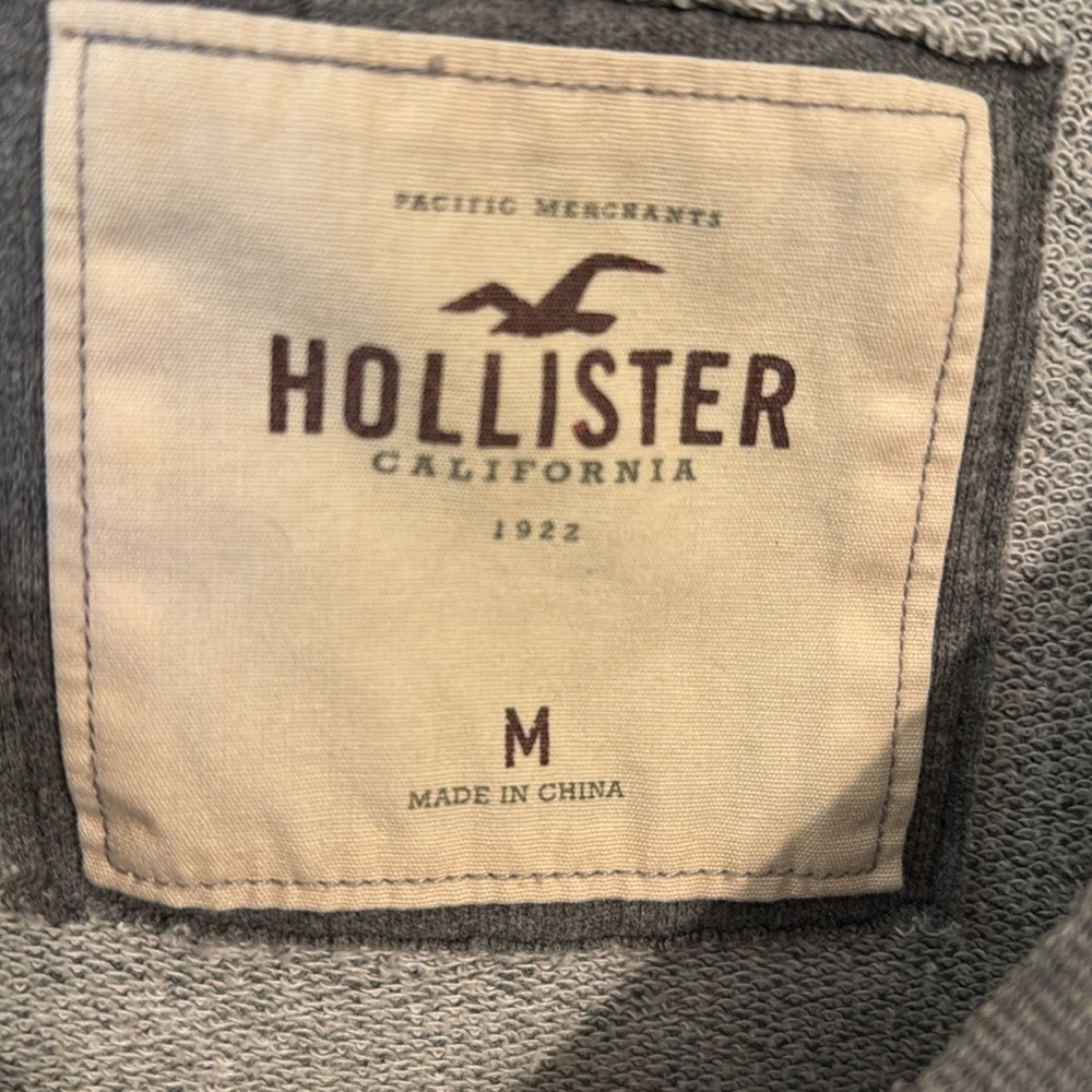 Hollister sweatshirt size medium - Picture 2 of 3